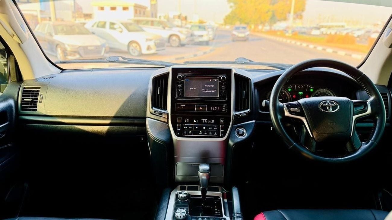 Toyota Land Cruiser MODIFIED TO LC300 MODEL | PUSH START | SUNROOF | AT | 4.5L | POWER SEATS