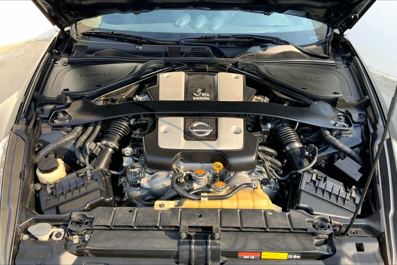 نيسان 370Z Standard