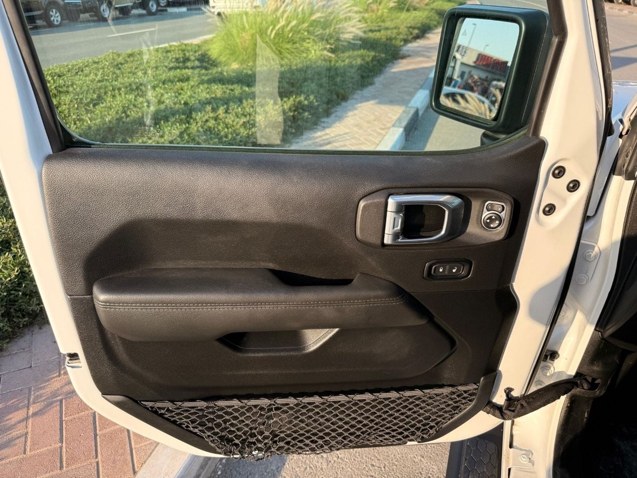 جيب رانجلر Unlimited Sahara 2.0L A/T