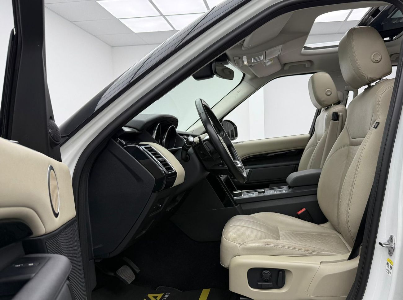 لاند روفر دسكفري 2020 Land Rover Discovery P340 Si6, 2026 Agency Warranty, Full Service History, GCC