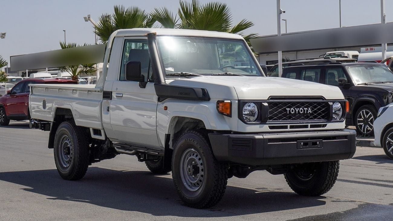 Toyota Land Cruiser Pick Up PICKUP LC79 S/C DIESEL 2.8L M/T Basic Option , 2025 Model