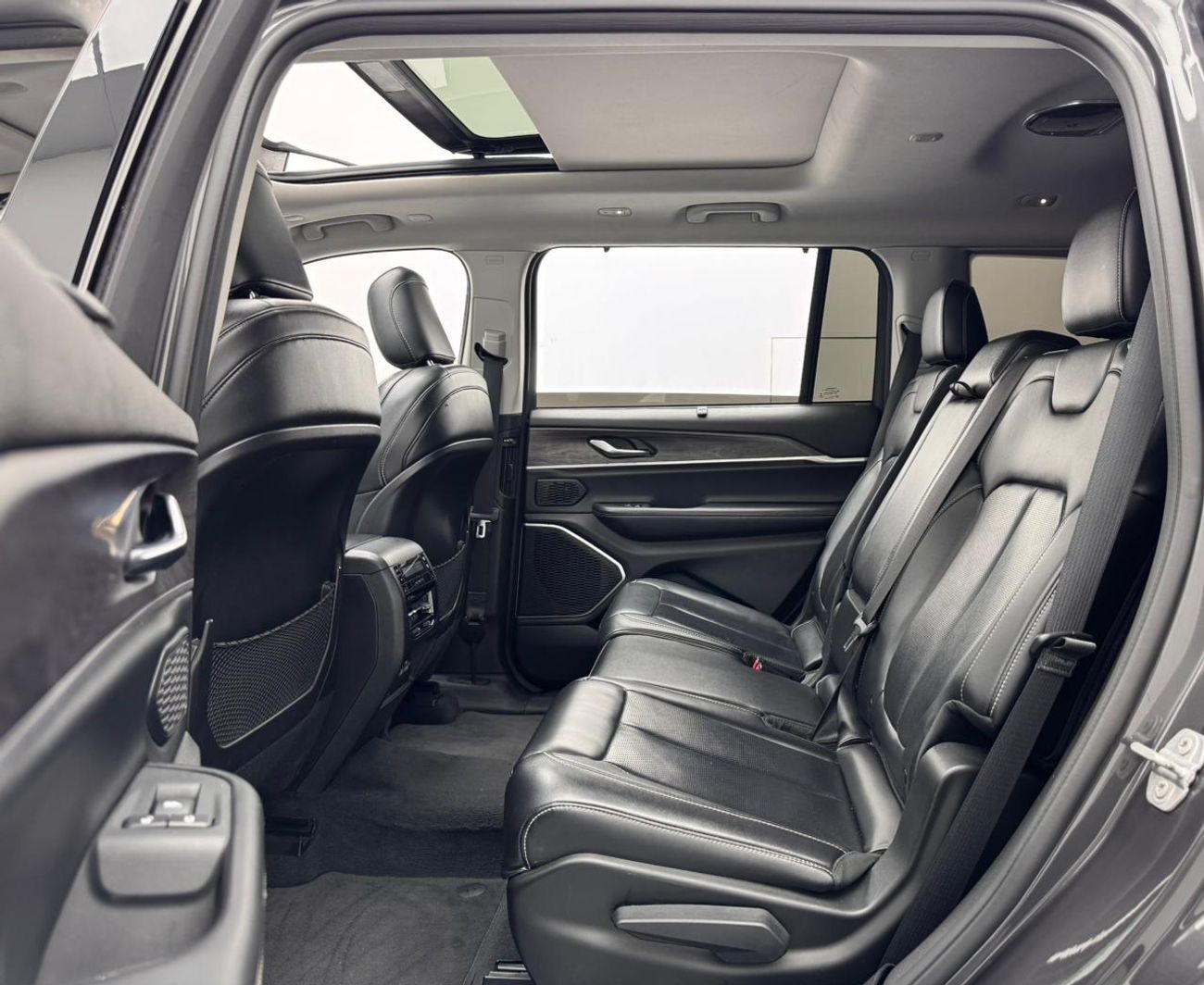 جيب جراند شيروكي L Limited 3.6L 2022 Jeep Grand Cherokee L Limited, 2027 Jeep Warranty, 2027 Jeep Service Pack, GCC