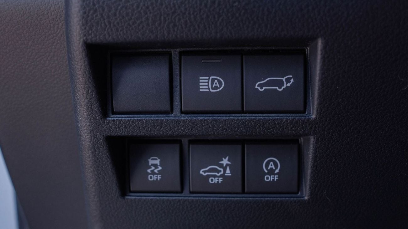 تويوتا لاند كروزر 2026 Toyota Land Cruiser 300 VXR 3.5L AT Petrol Twin Turbo (White-red)