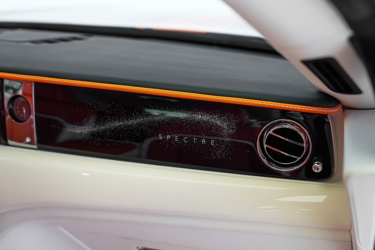 Rolls-Royce Spectre Coupe VENUUM