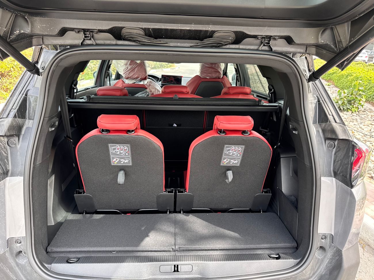 بيجو 5008 2025 PEUGEOT 5008 GT 1.6L CUV FWD 7-Seats 5Doors brand new 0km