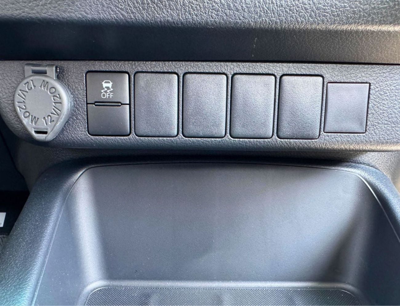 Toyota Hilux TOYOTA HILUX NARROW BODY || DOUBLE CABIN | BASIC 5SEATER | DIESEL 2.4L MT 4WD (CODE # HDB5B) GRAY 20