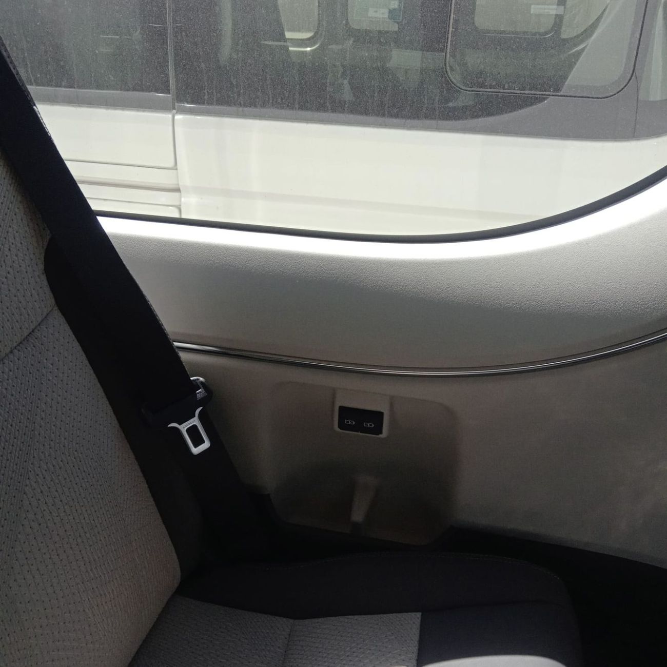 Toyota Hiace Toyota Hiace AT 2026