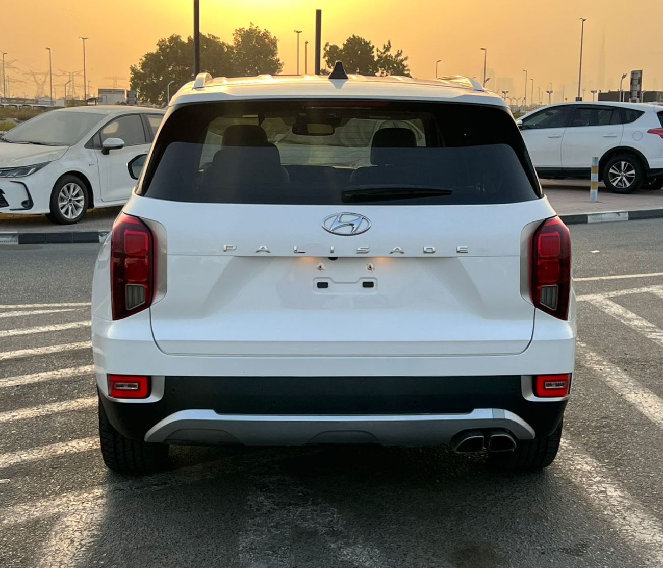 هيونداي باليساد 2022 Hyundai Palisade Full Option Sunroof -3.8L-V6-Rear Camera & sensor -Leather Seat- -