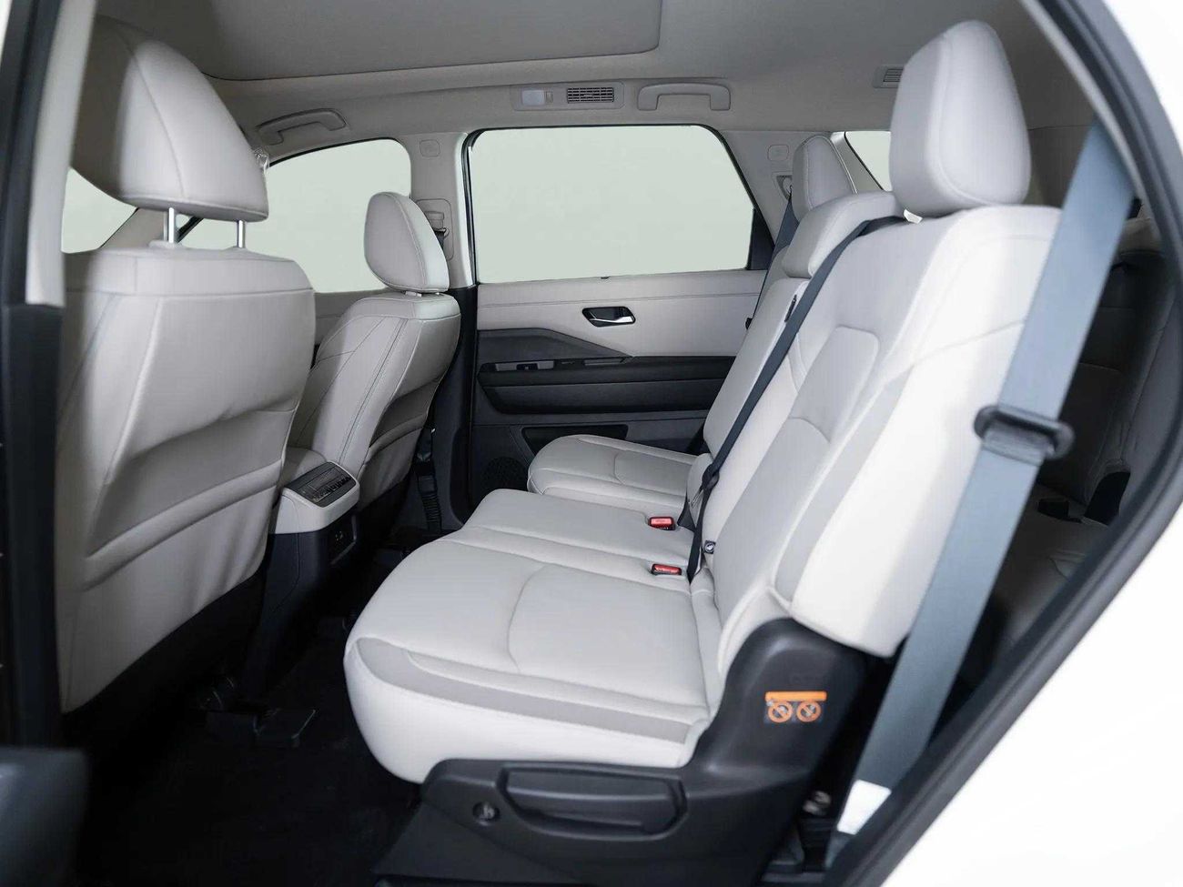 Nissan Pathfinder SV 3.5L (260 HP) 4WD SV 3.5