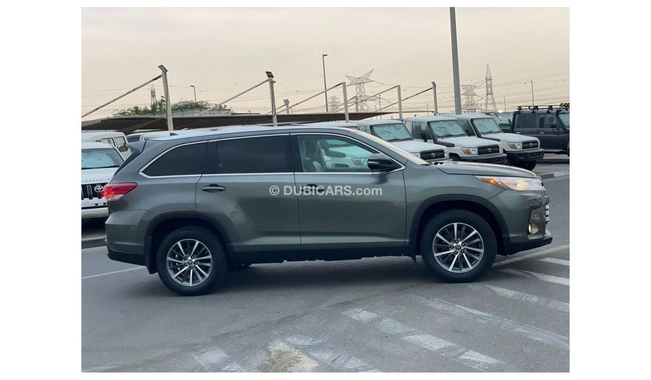 تويوتا هايلاندر 2019 Toyota Highlander XLE AWD 4X4 3.5L V6 - FULL OPTION  - UAE PASS