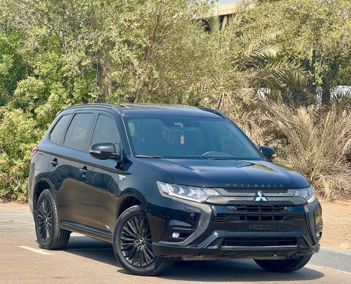 Mitsubishi Outlander GLX Super High 2.4L 980-Monthly l GCC l Hybrid, Sunroof, Leather l Accident Free