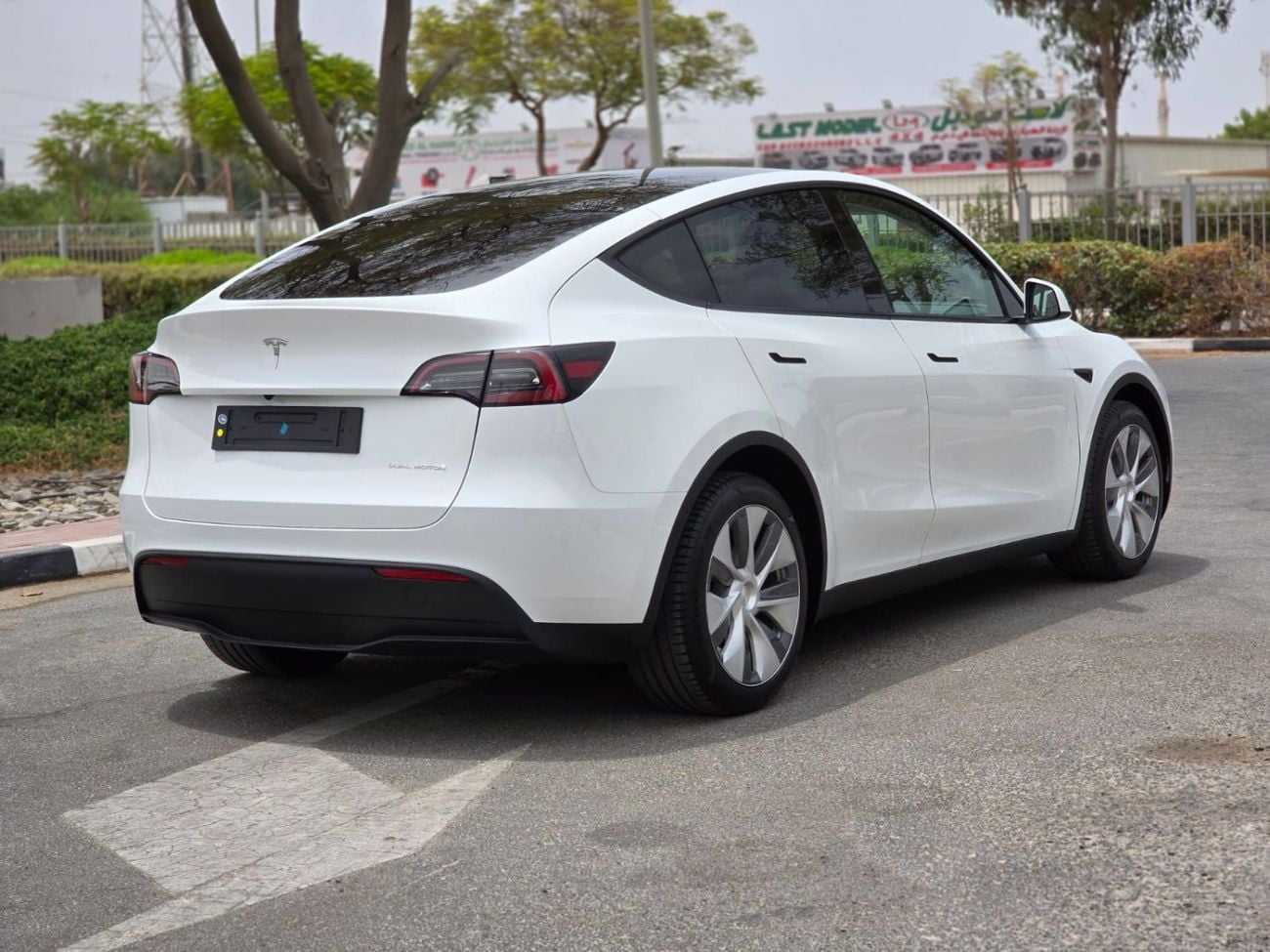 Tesla Model Y LONG RANGE AWD GCC