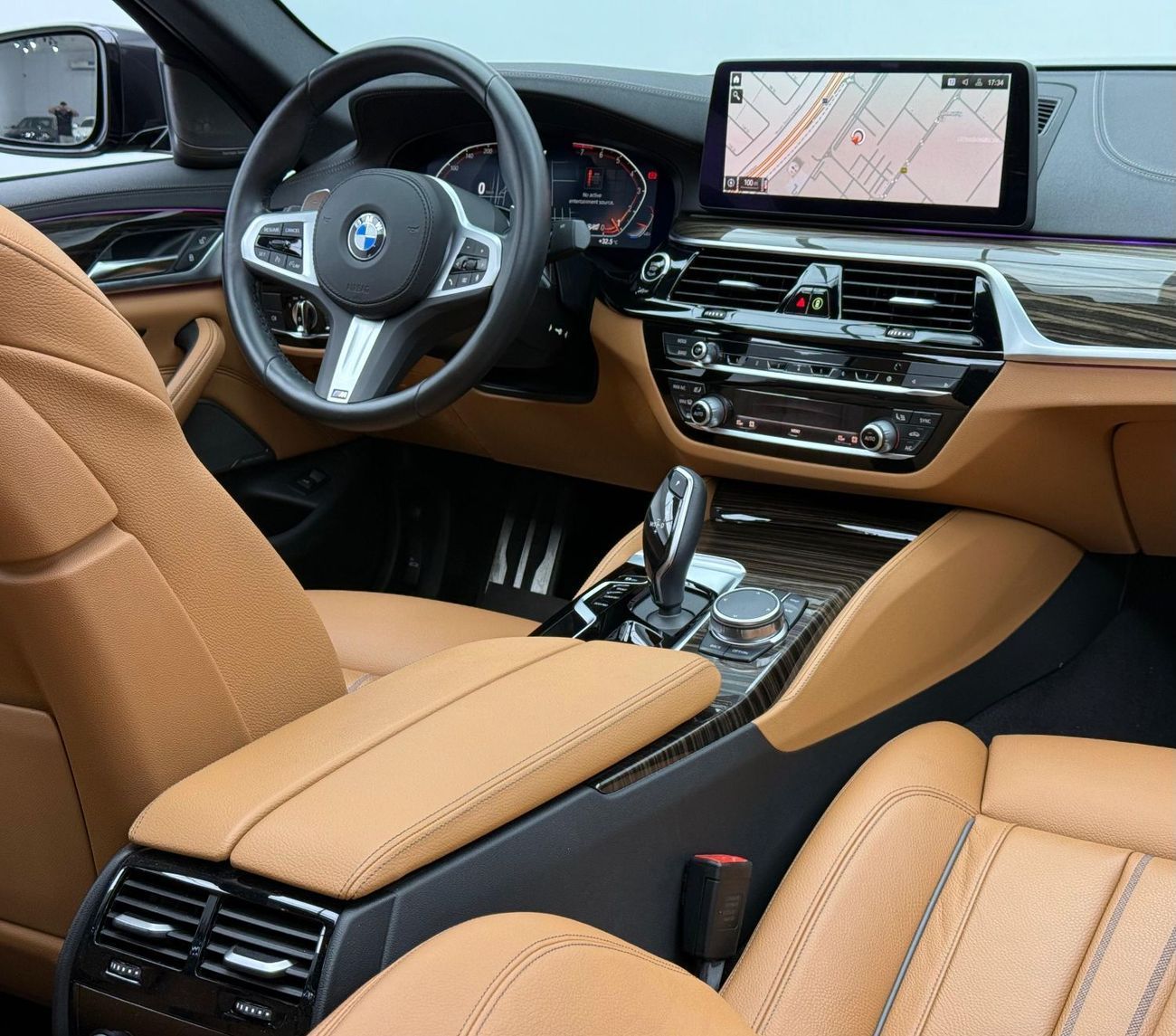 بي أم دبليو 530i 2023 BMW 530i M-Kit, Warranty, Full BMW Service History, Very Low Km, GCC