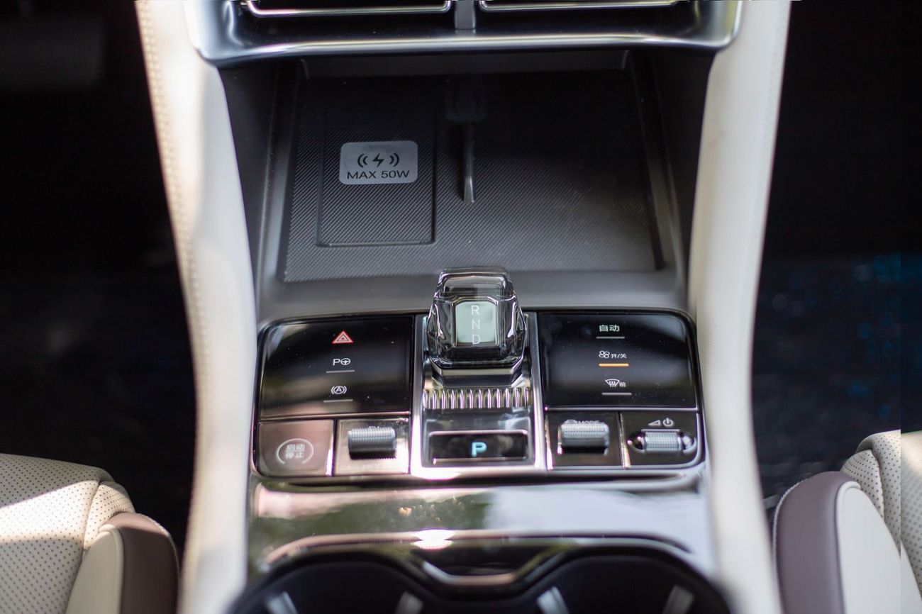 BYD Song Plus BYD Song Plus DM-i Highlights  PLUG-IN HYBRID 2025 (160KM)