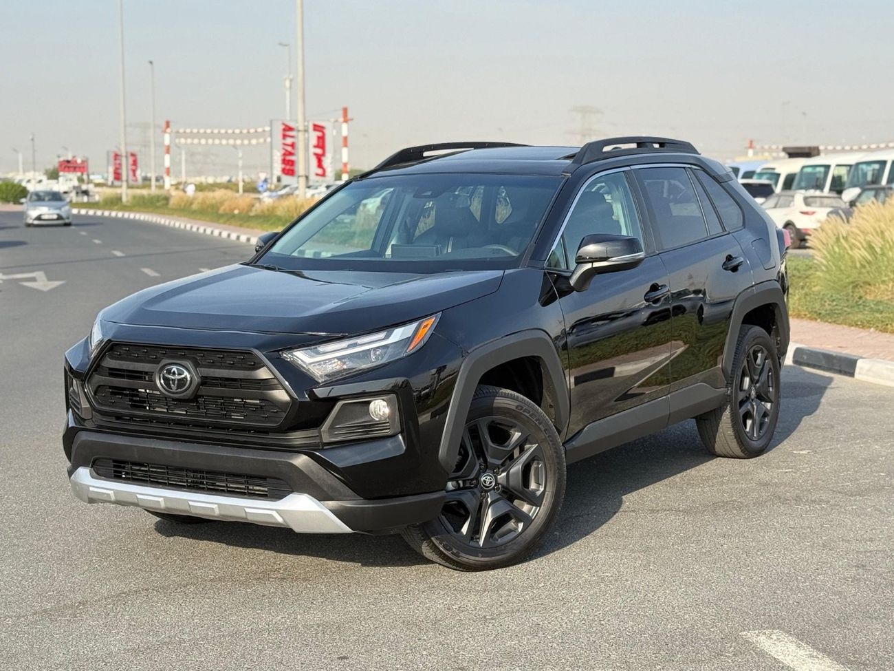 تويوتا راف ٤ Adventure Full Option 4WD Sunroof, leather, push start