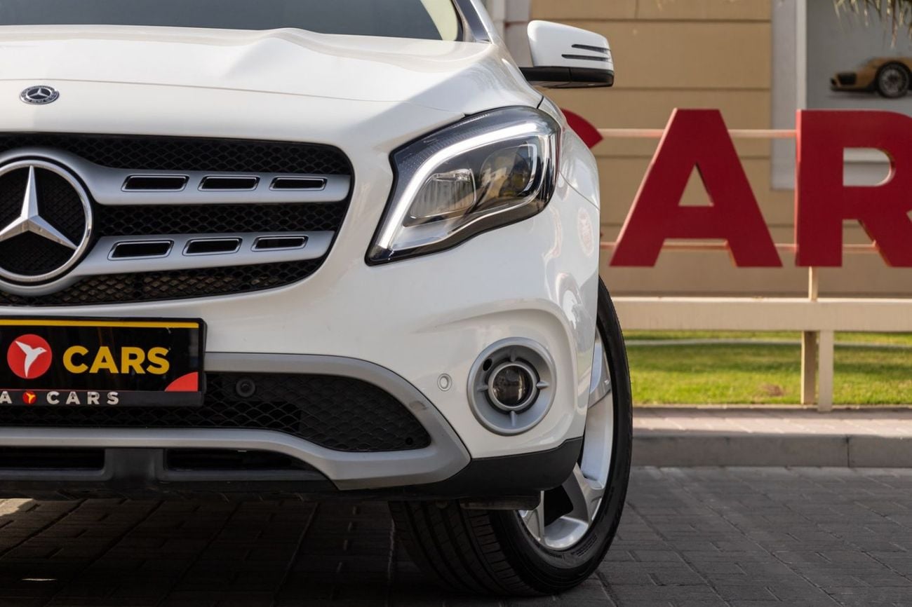 Mercedes-Benz GLA 220 Mercedes-Benz GLA 220 2018 Korean specs for 1,014.00 AED monthly