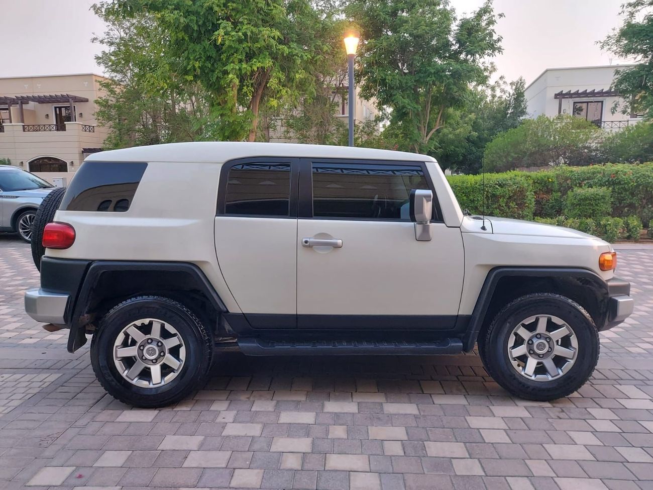 تويوتا إف جي كروزر GXR 4.0L A/T