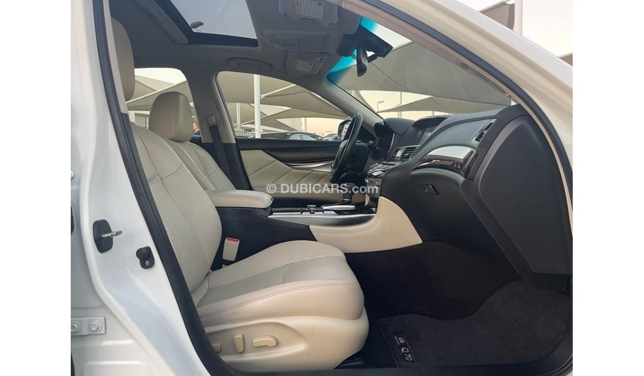 Infiniti Q70 Luxury Infiniti Q70_Gcc_2017_Excellent_Condition _Full option