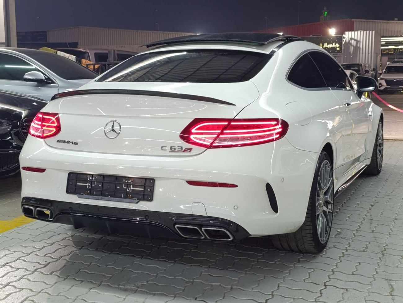 مرسيدس بنز C 63 AMG Std 4.0L Coupe