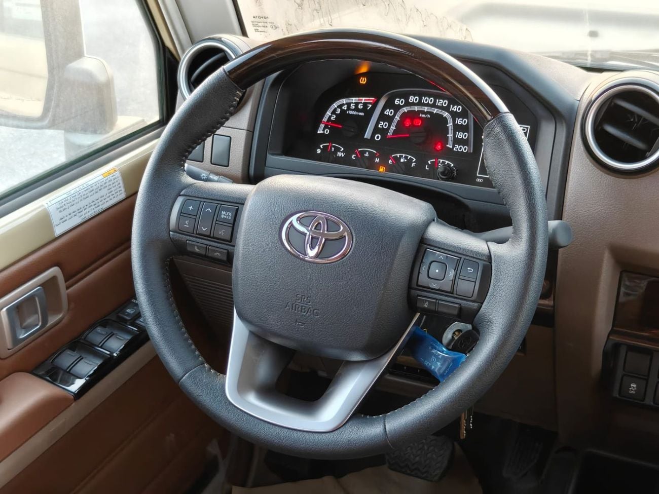 تويوتا لاند كروزر بيك آب D CAB
