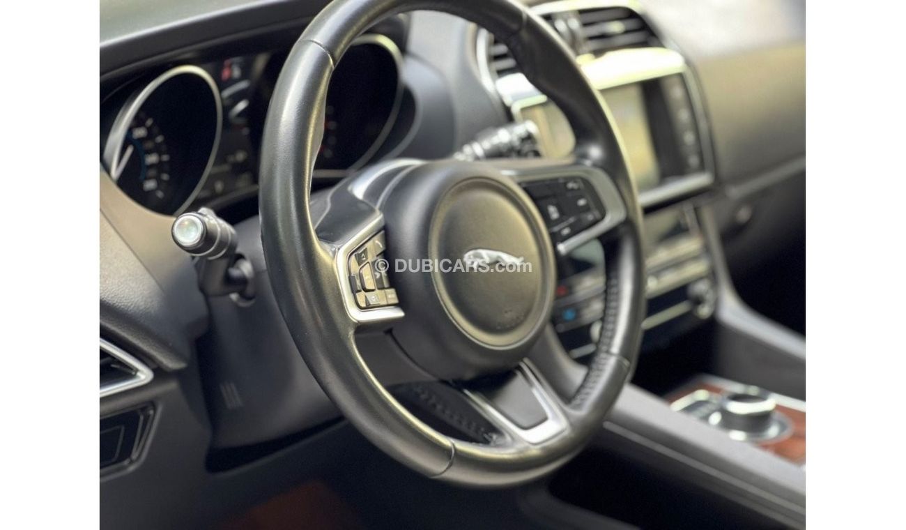 Jaguar F Pace Prestige Jaguar F-PACE GCC