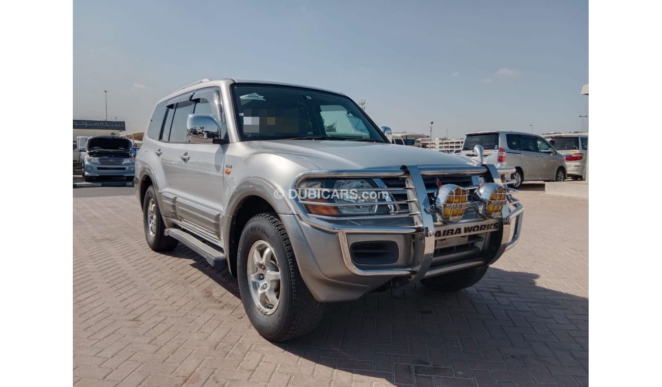 Mitsubishi Pajero MITSUBISHI PAJERO RIGHT HAND DRIVE(PM03999)