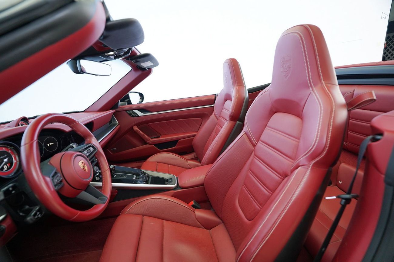 Porsche 911 Turbo S 3.8L (640 HP) Convertible