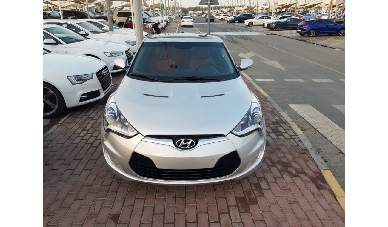 Hyundai Veloster Hyndai volesher model 2015 GCC car prefect condition full service full option low mileage panoramic