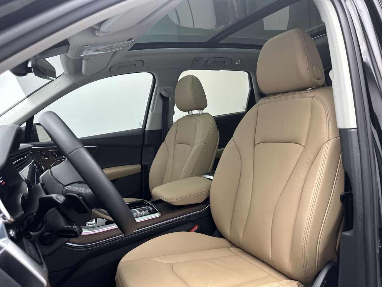 أودي Q7 55 TFSI S-LINE سيارة رياضية متعددة الاستخدامات S line 55 TFSI quattro بقوة 340 حصان (رقم المرجع: 19219)