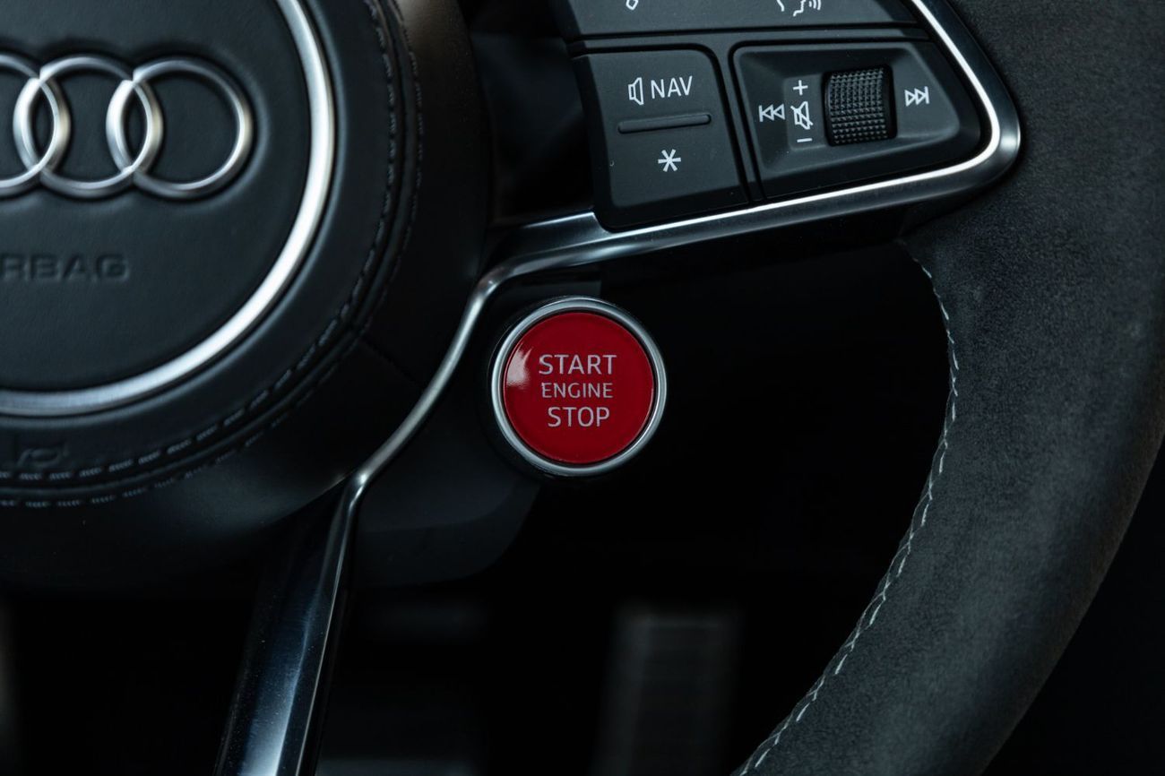 Audi R8 V10 RWD 5.2L (562 HP)