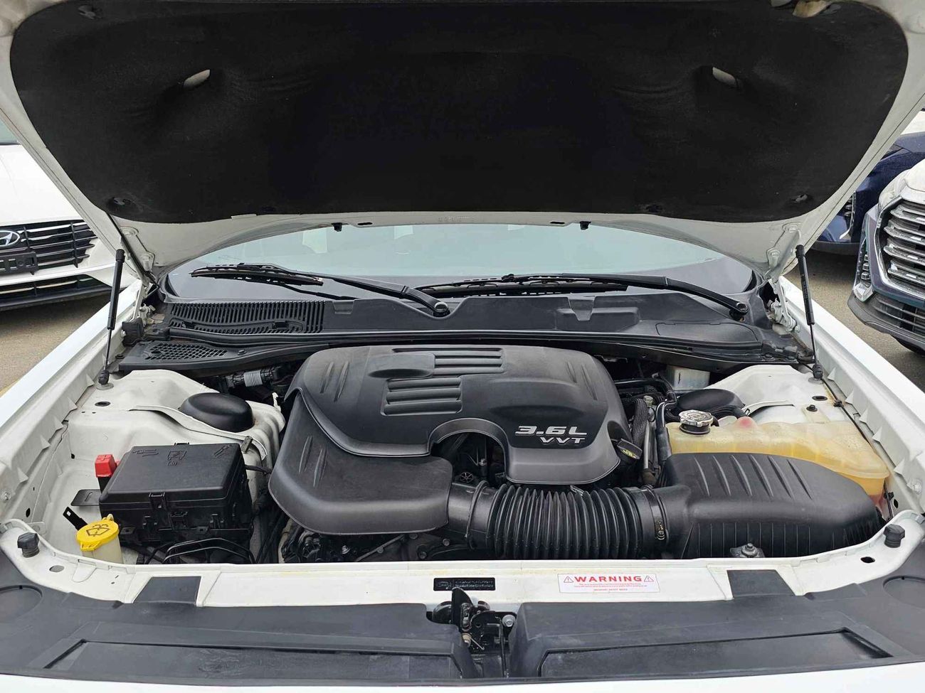 Dodge Challenger SXT V6/ ORG AIRBAG/ WIDE BODY KIT/ CUSTOM EXHAUST/ DVD/ LEATER/ ELECTRIC SEAT/ 806 Monthly/LOT#69514