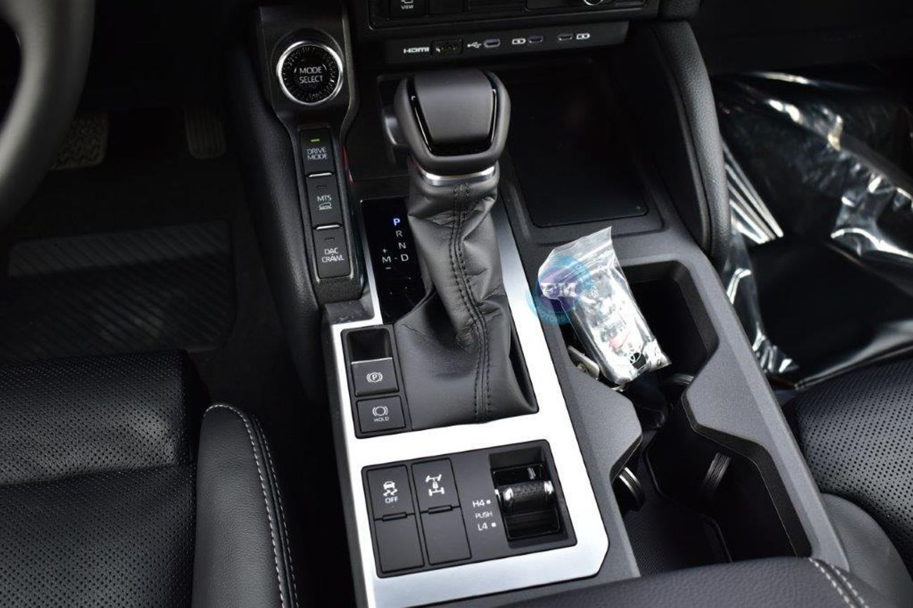 تويوتا برادو Luxury 2.4L Petrol 7 Seat Automatic