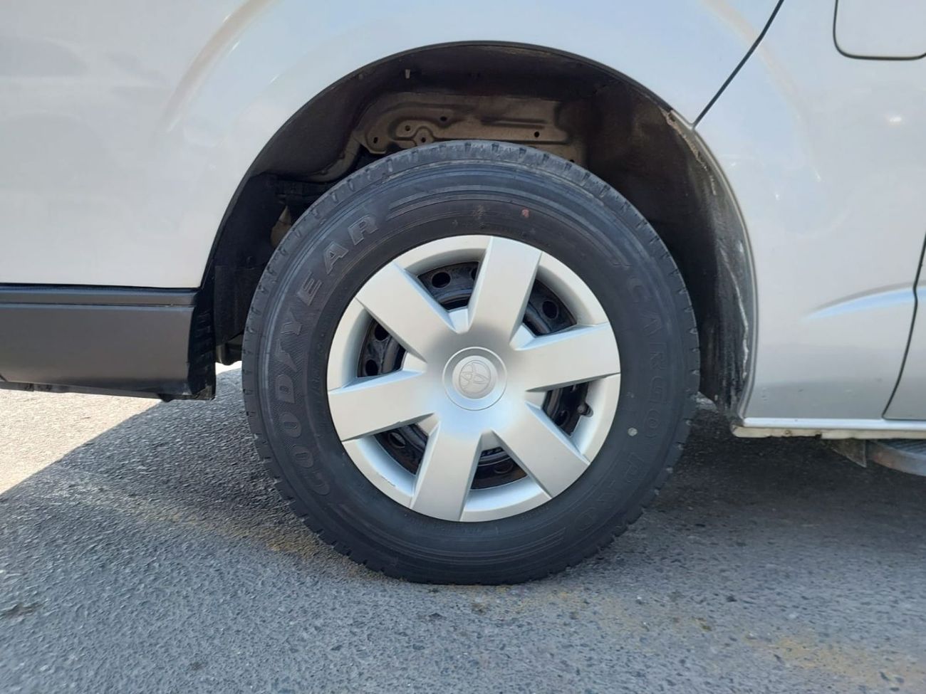 تويوتا هاياس (RAMADAN OFFER) TOYOTA HIACE VAN RHD 2014 MODEL 2.7 L PETROL AUTOMATIC(PM06557)