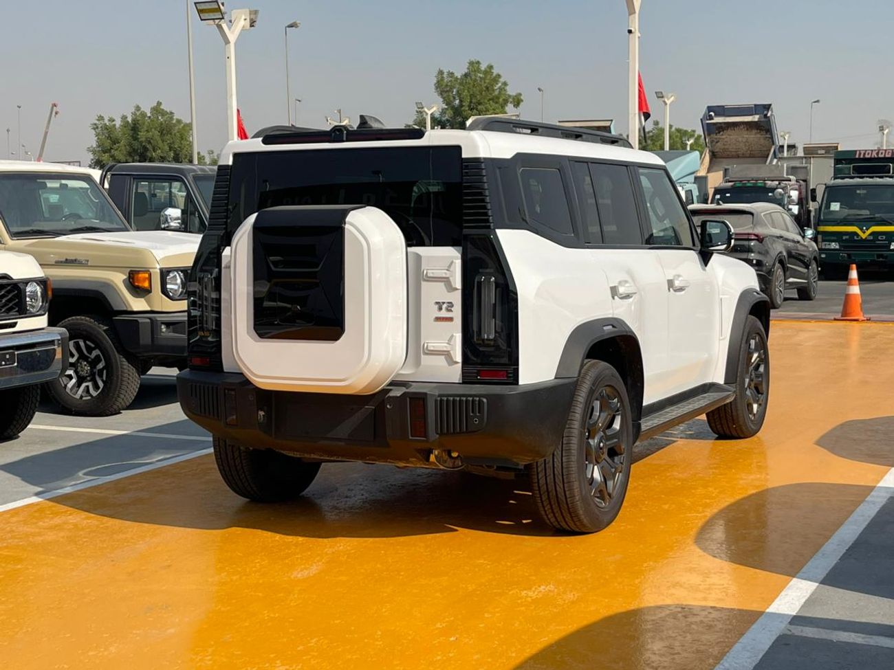 Jetour T2 Luxury Jetour T2 travel+ 2.0L PETROL 7SPEEDS FULL OPTION/ MIDDLE EAST SPECS