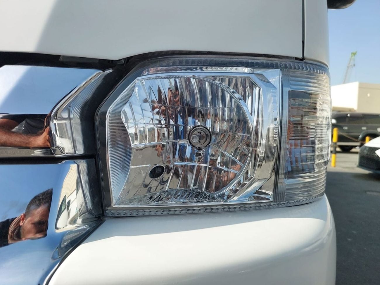 Toyota Hiace TOYOTA HIACE COMMUTER VAN RHD 2015 MODEL 3.0 L DIESEL AUTOMATIC(PM15677)