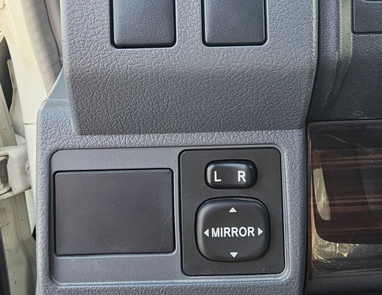 Toyota Land Cruiser 70 TOYOTA LANDCRUISER LC76 HARDTP LX || 5DOOR | STD OPTION | 6 STR PWR WINDOWS+MIRRORS+LOCKS WOOD LED F