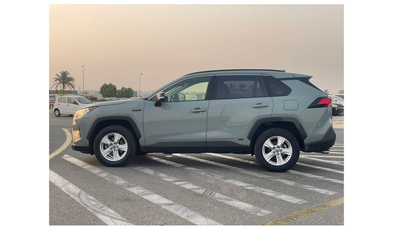 تويوتا راف ٤ 2020 Toyota Rav4 Hybrid Fuel 2.5L V4 MidOption+ Push Start - 4x4 AWD - 38,000 Mileage