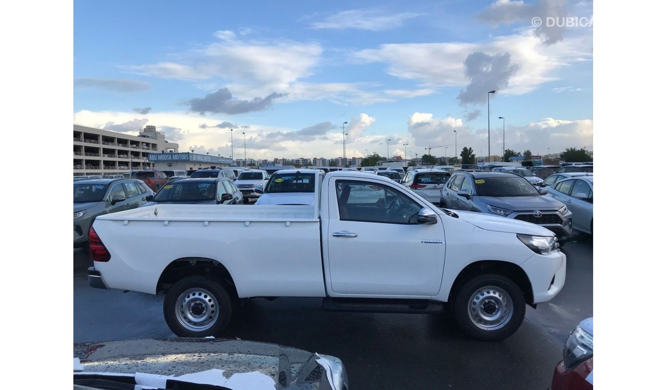 Toyota Hilux S/C 2.4L 4X4 POWER WINDOWS