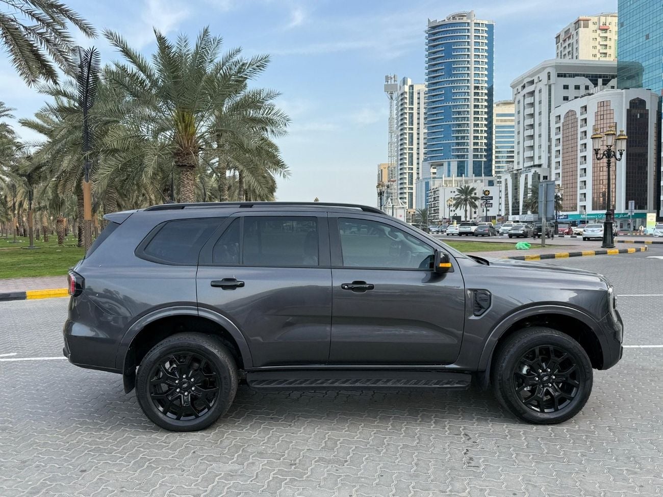 Ford Everest Sport 2.L Bi-Turbo Right Hand Drive