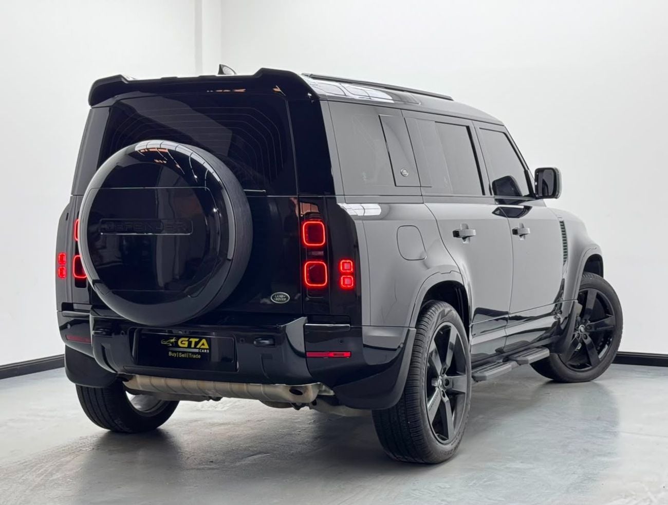 Land Rover Defender 110 X-DYNAMIC SE P400 2023 Land Rover Defender P400 110 SE X-Dynamic, 2028 Range Rover Warranty and Serv