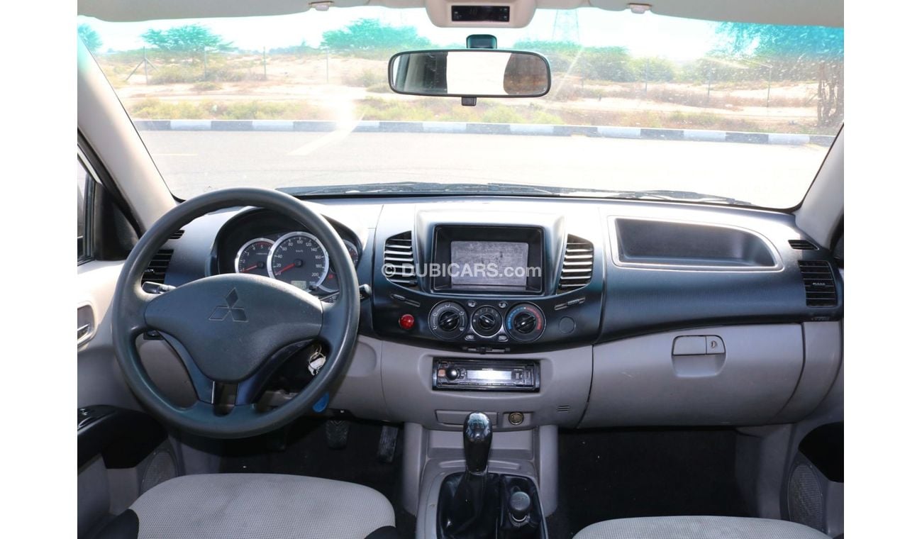 Mitsubishi L200 2015 | DIESEL 4X4 DOUBLE CABIN PICKUP WITH GCC SPECS AND EXCELLENT CONDITION