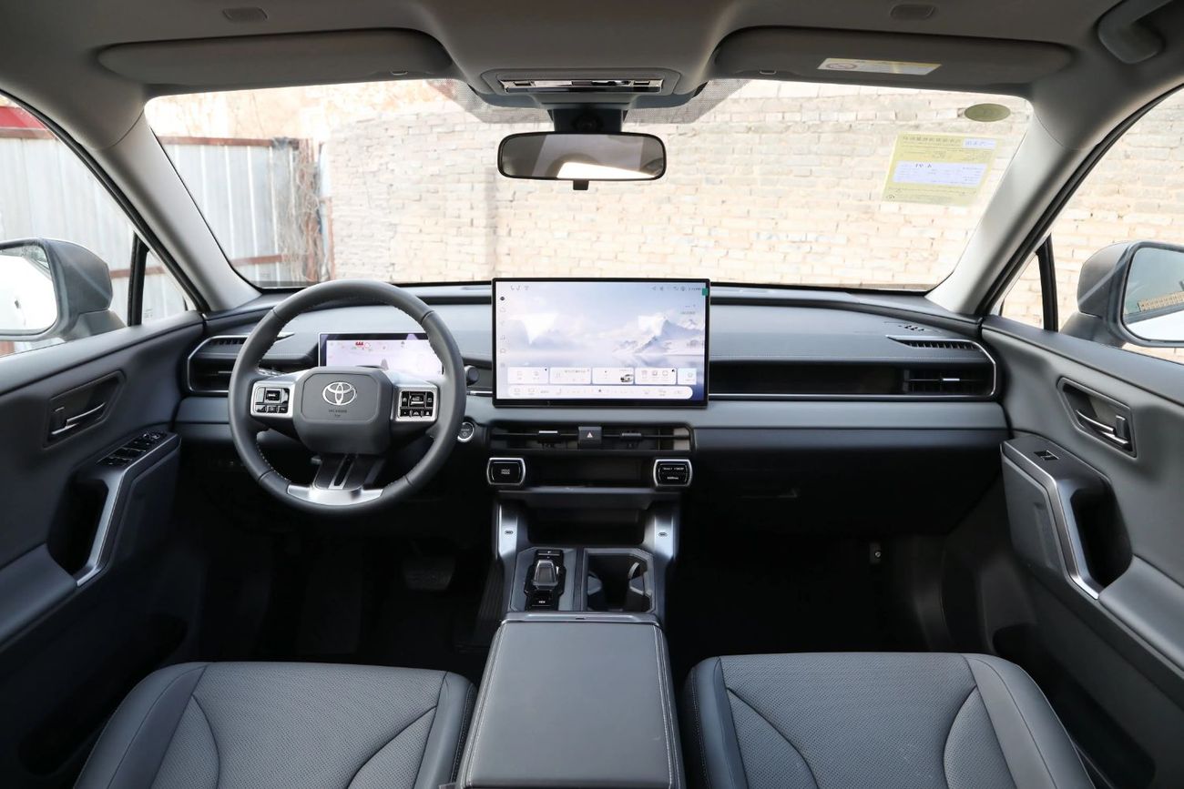 تويوتا راف ٤ 