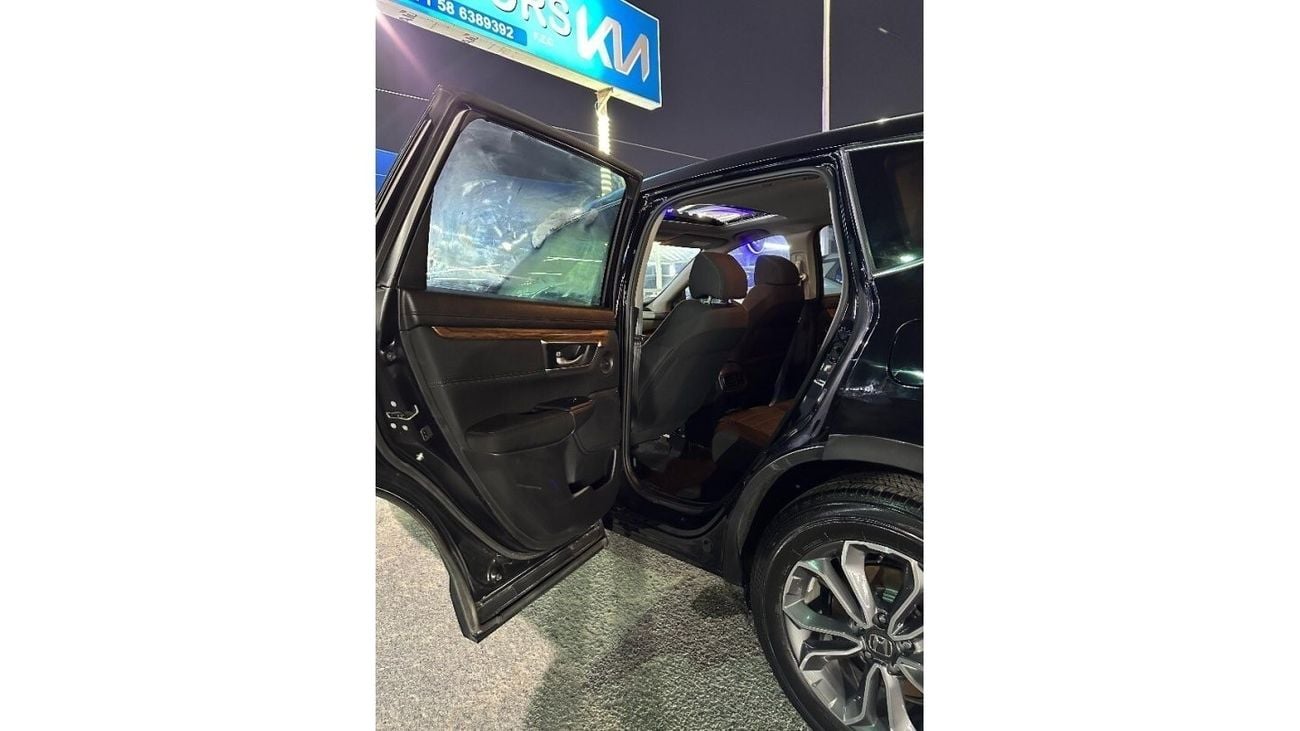 Honda CRV car in perfect condition, 2022 with engine capacity 2 4wd with mileage 6,000 miles