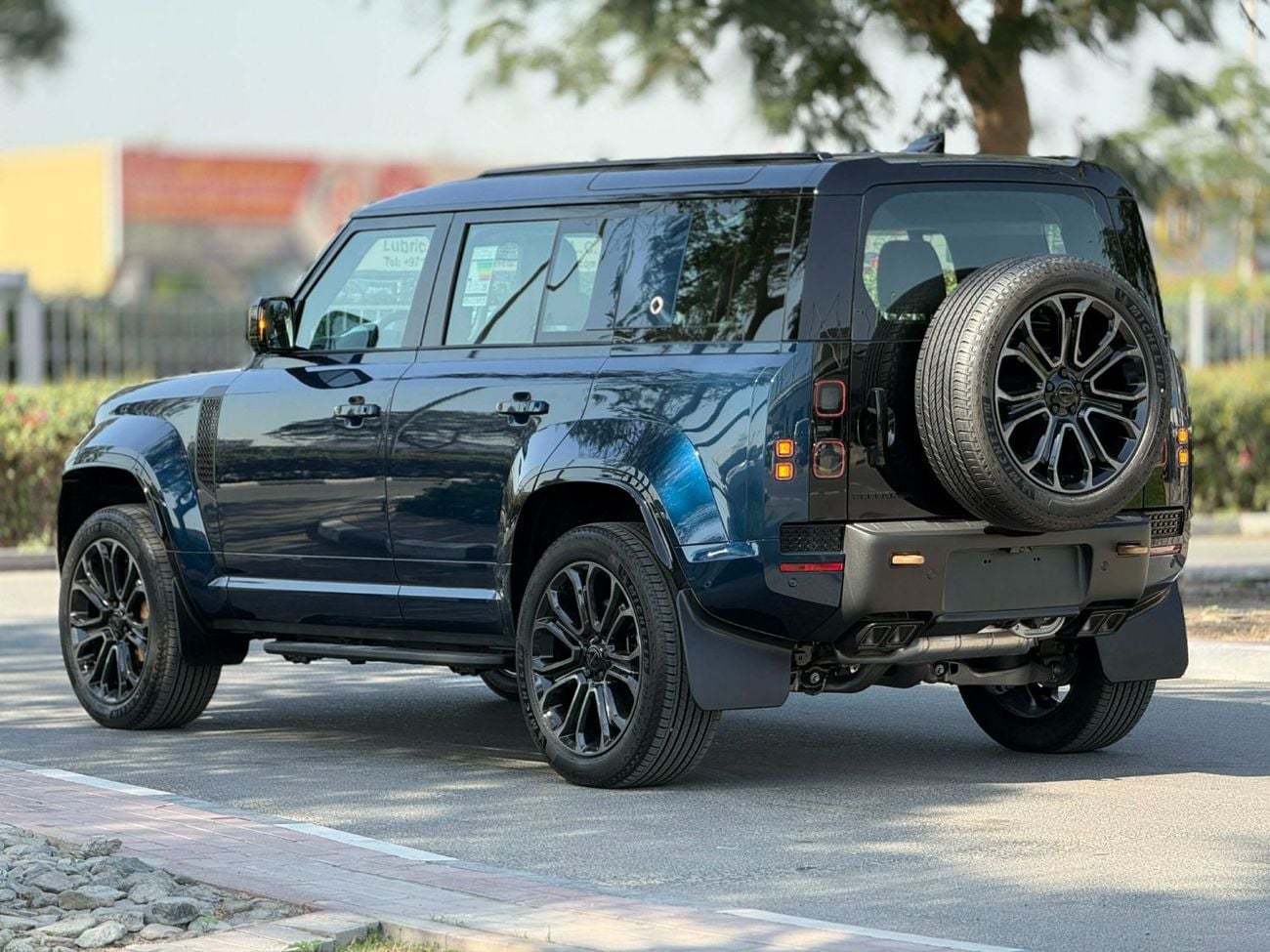 لاند روفر ديفندر GCC SPEC BRAND NEW UNDER WARRANTY AND SERVICE