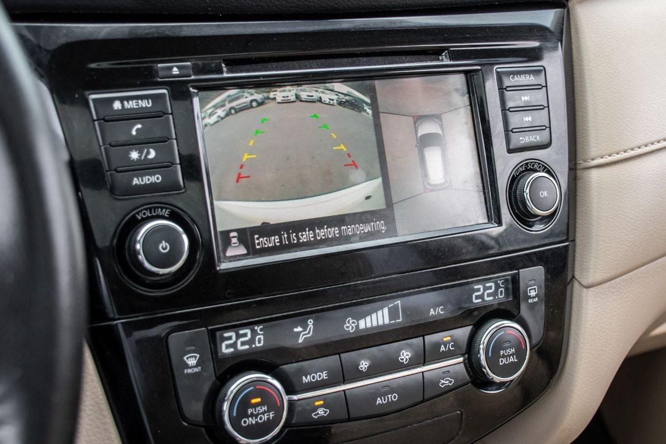نيسان إكس تريل SV 4X4 GCC Specs - Original Paint Free Accident Excellent Condition Full option 360 camera