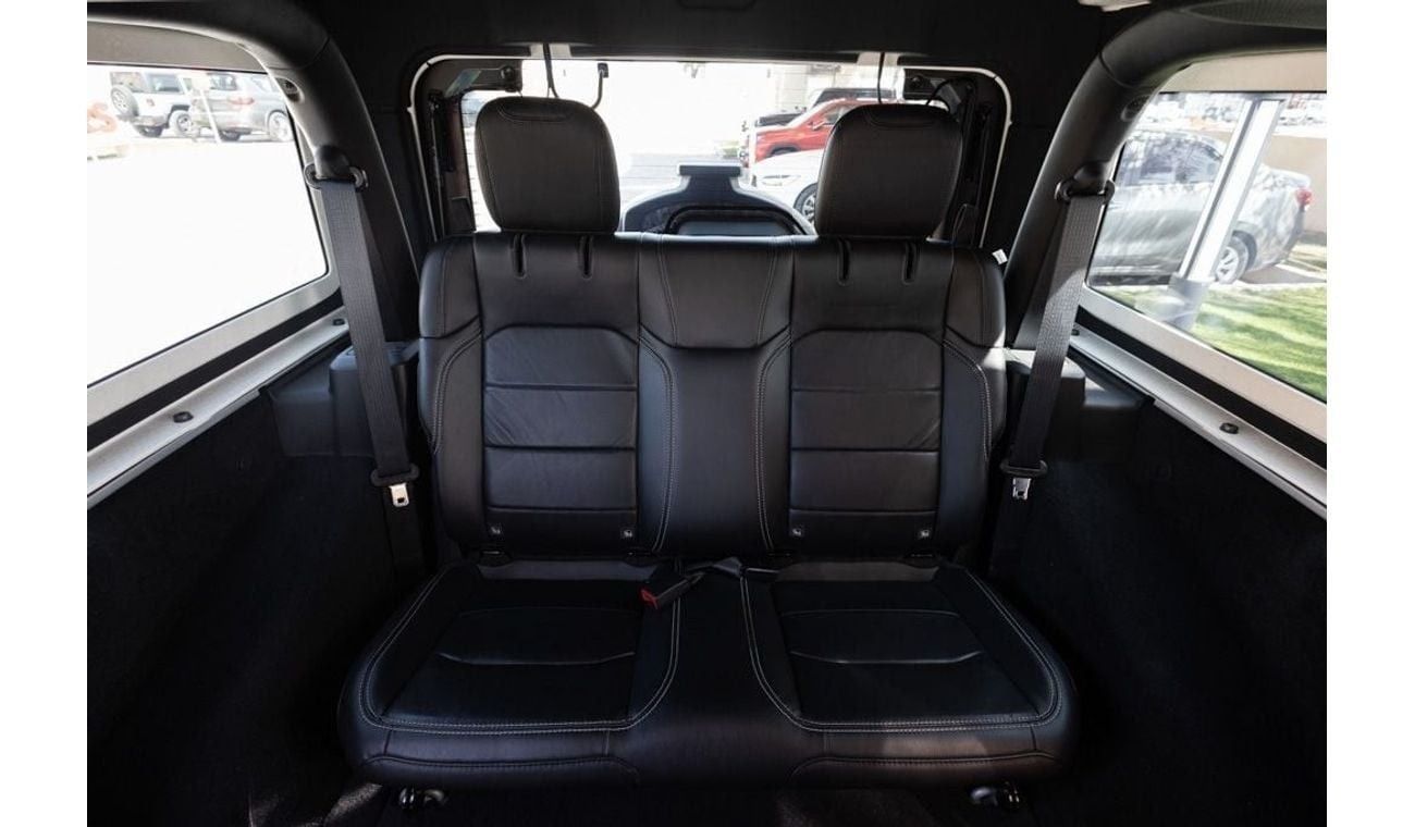 جيب رانجلر Sahara 3.6L A/T (5 Seater) Jeep Wrangler Sahara 2022 GCC under Agency Warranty with Flexible Down-Pa
