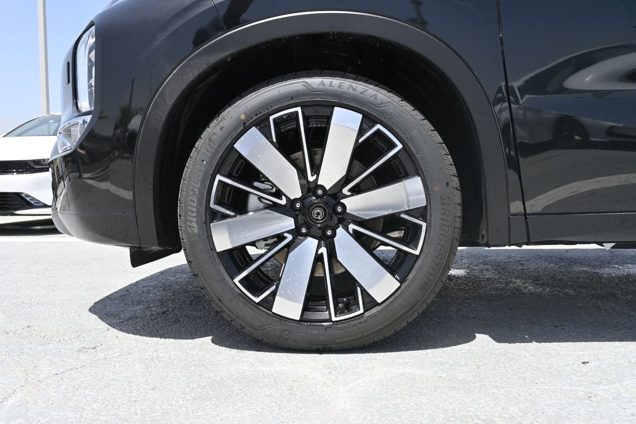 ميتسوبيشي آوتلاندر Mitsubishi Outlander P-Line, 2.5L Petrol 4WD, Model 2026, Color Black