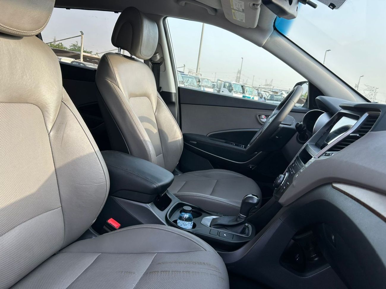 هيونداي سانتا في 2017 Hyundai Santa Fe 4x4 AWD - 3.3L V6 GDi - 7 Leather Seats - Push Start - Big Screen -