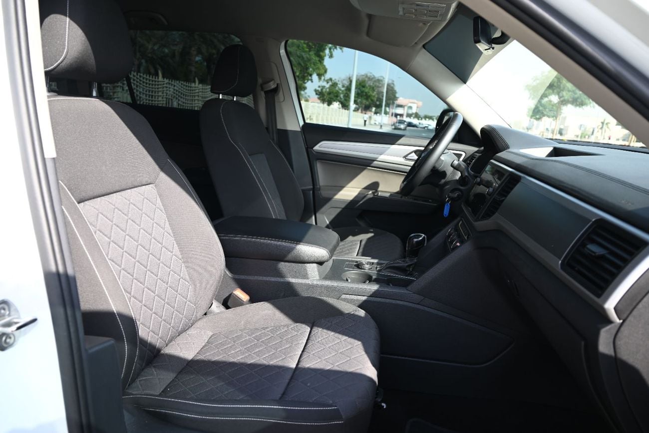 Volkswagen Teramont Trendline 3.6L 0% DP - AGENCY MAINTAINED - VOLKSWAGEN TERAMONT  4WD - LOW MILEAGE - GCC