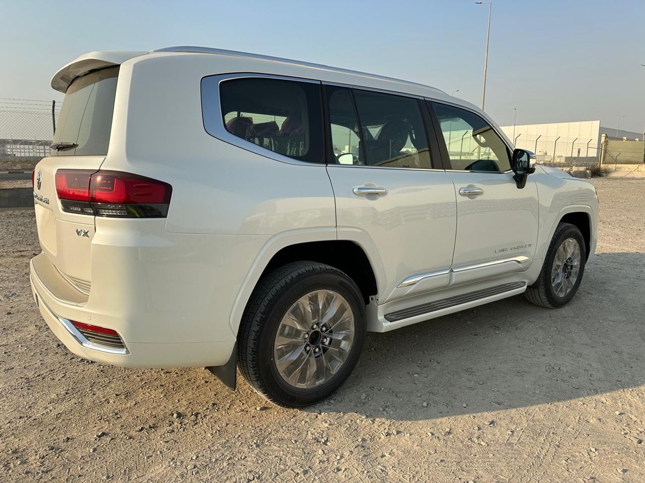 تويوتا لاند كروزر Toyota Land Cruiser VX 3.5L 2026 TT With Radar (Export Only)